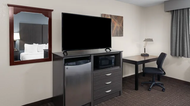 Baymont by Wyndham Chester IL photo 8
