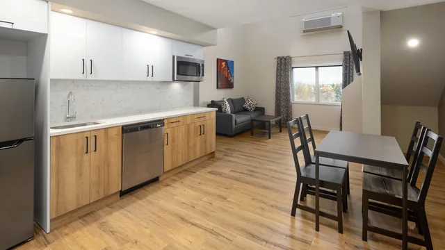 Baymont by Wyndham West Edmonton photo 9