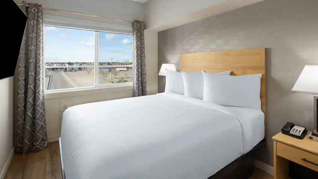 Baymont by Wyndham West Edmonton photo 11