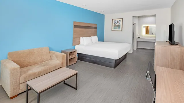 Baymont by Wyndham Freeport Texas photo 12