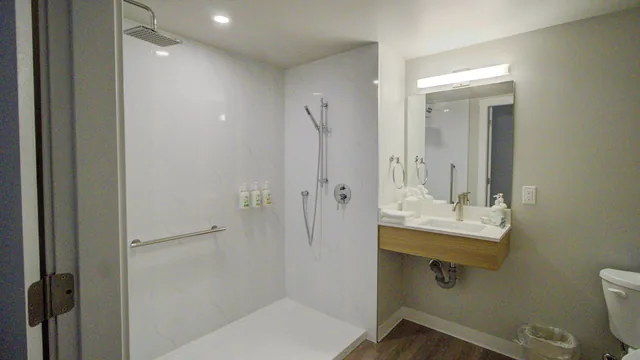 Baymont by Wyndham Gold River photo 12
