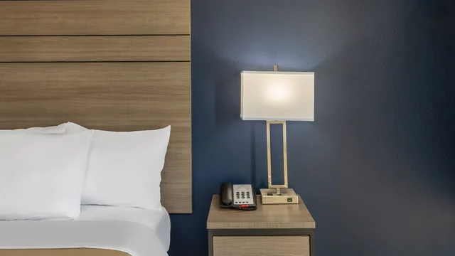 Baymont by Wyndham Laredo photo 6