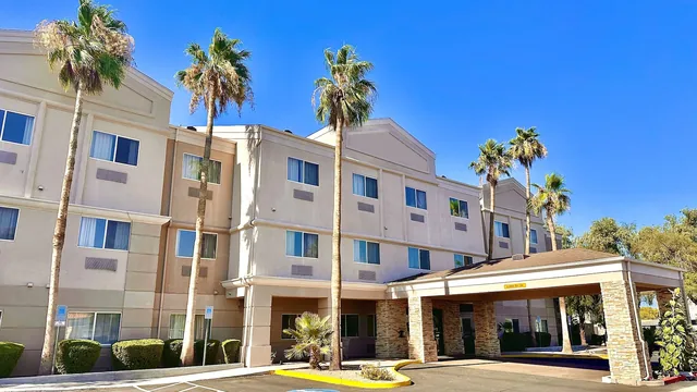 Baymont by Wyndham Phoenix North photo 8