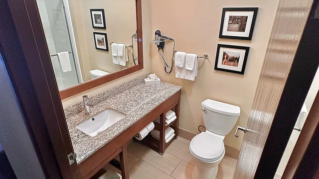 Baymont by Wyndham Phoenix North photo 9