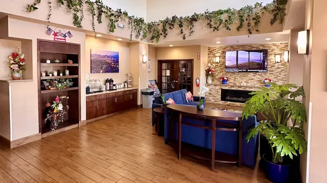 Baymont by Wyndham Phoenix North photo 12