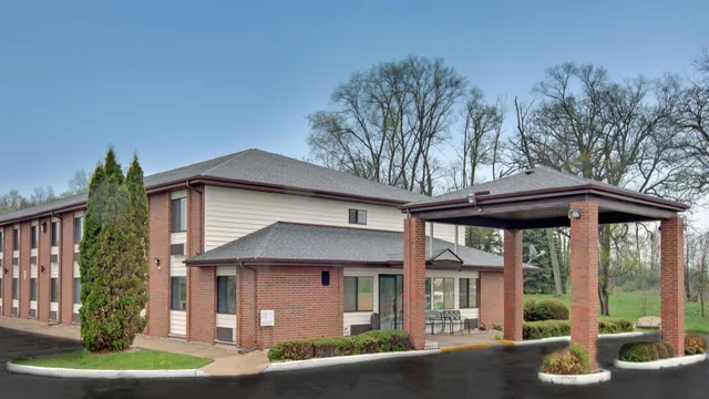 Baymont Inn & Suites by Wyndham Richmond photo 2