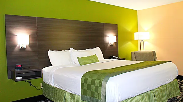 Baymont by Wyndham Springfield photo 4