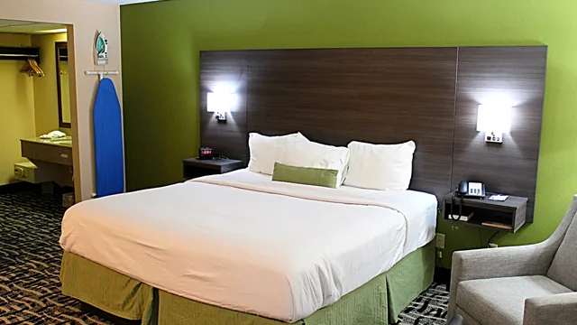 Baymont by Wyndham Springfield photo 6