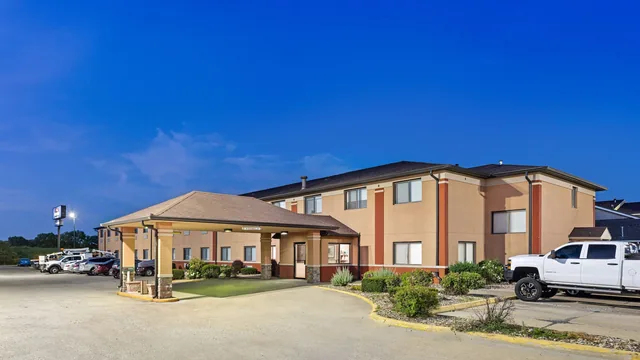 Baymont by Wyndham Waterloo photo 7