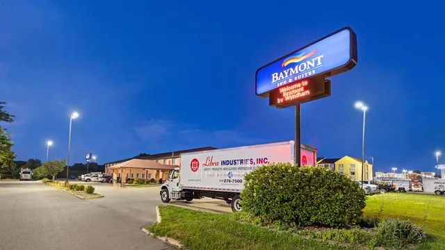Baymont by Wyndham Waterloo photo 12