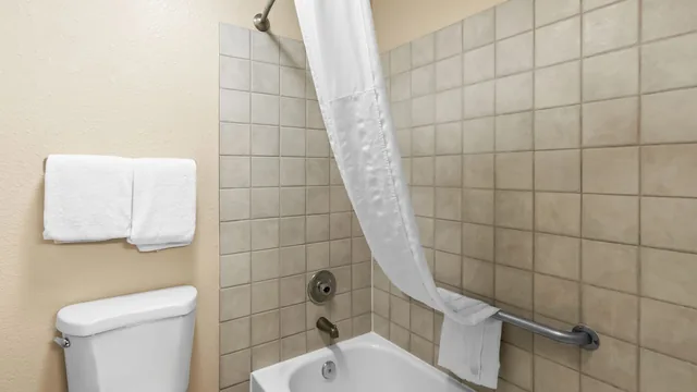 Baymont by Wyndham Yakima Riverfront photo 10