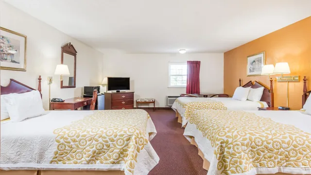Days Inn by Wyndham Amherst photo 11