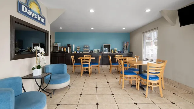 Days Inn by Wyndham Augusta Wheeler Road photo 9
