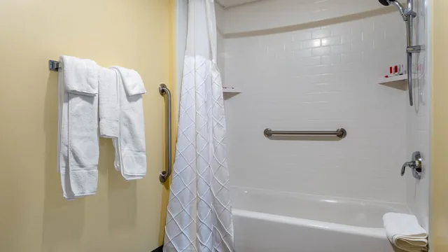 Days Inn by Wyndham Augusta photo 10