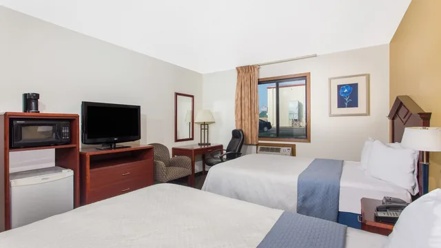 Days Inn by Wyndham Austin photo 5