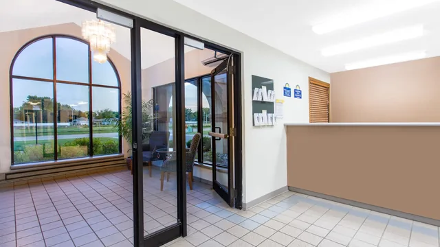 Days Inn by Wyndham Austin photo 8