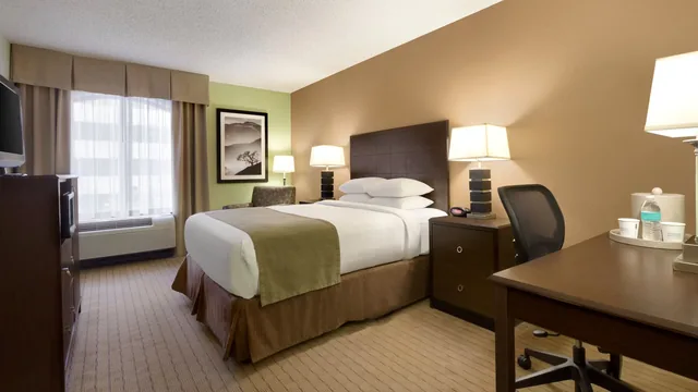 Days Inn by Wyndham Baltimore Inner Harbor photo 9