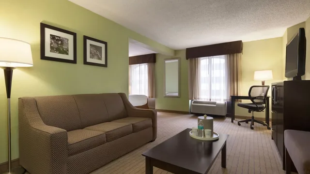 Days Inn by Wyndham Baltimore Inner Harbor photo 10