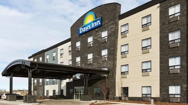 Days Inn by Wyndham Calgary North Balzac photo 7