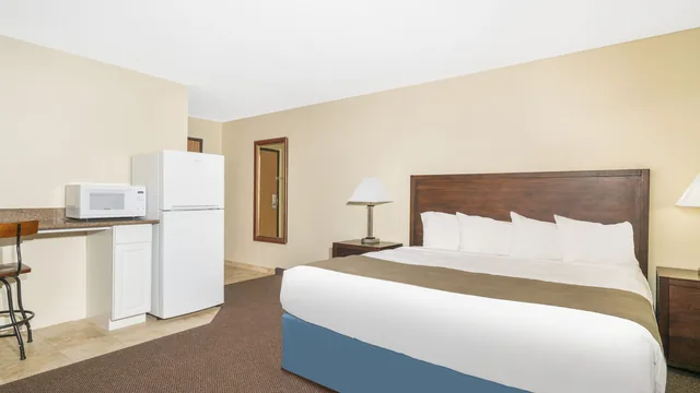 Days Inn & Suites by Wyndham Baxter Brainerd Area photo 4