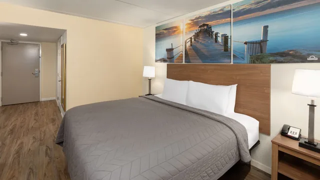 Days Inn by Wyndham Biloxi Beach photo 1