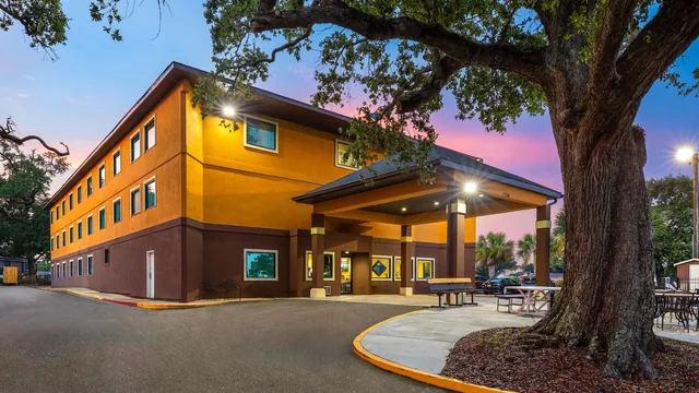 Days Inn by Wyndham Biloxi Beach photo 7