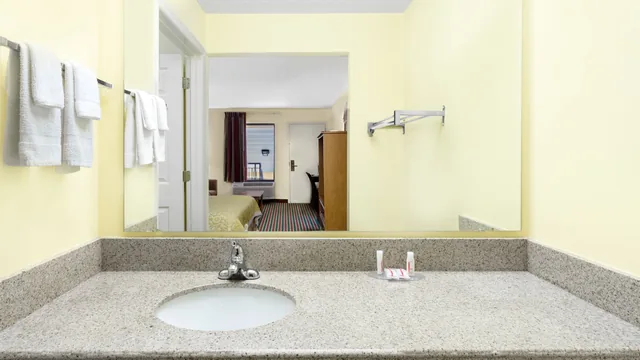 Days Inn by Wyndham Biscoe photo 11