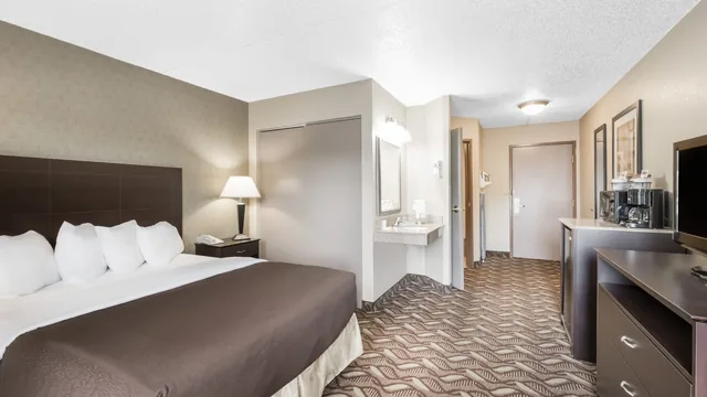 Days Inn by Wyndham Bismarck photo 2