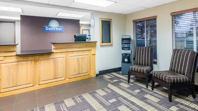 Days Inn by Wyndham Bismarck photo 5
