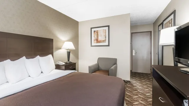 Days Inn by Wyndham Bismarck photo 9