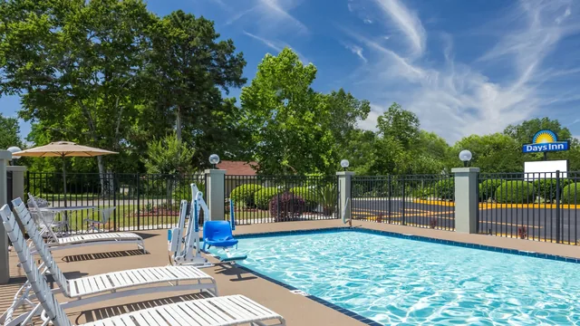 Days Inn by Wyndham Blakely photo 8