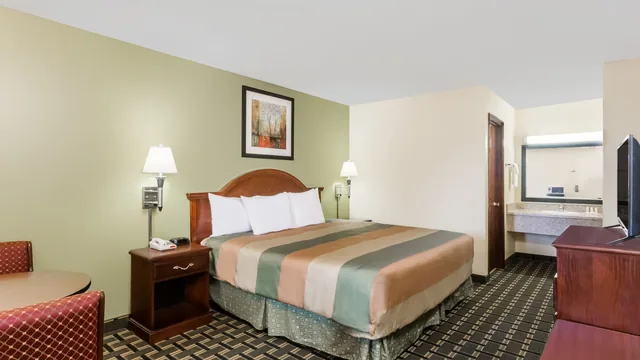 Days Inn by Wyndham Blakely photo 9
