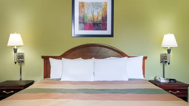 Days Inn by Wyndham Blakely photo 10