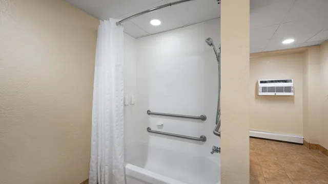 Days Inn & Suites by Wyndham Bozeman photo 5