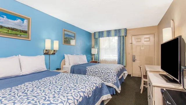 Days Inn by Wyndham Bradenton I-75 photo 5