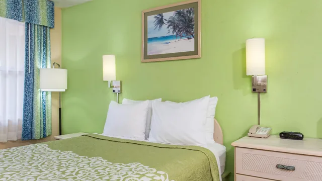 Days Inn by Wyndham Bradenton I-75 photo 9