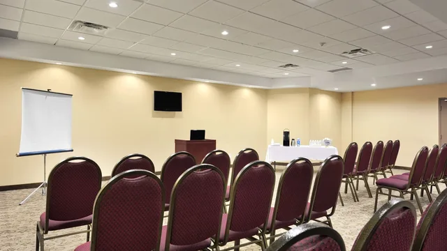 Days Inn by Wyndham Brampton photo 3
