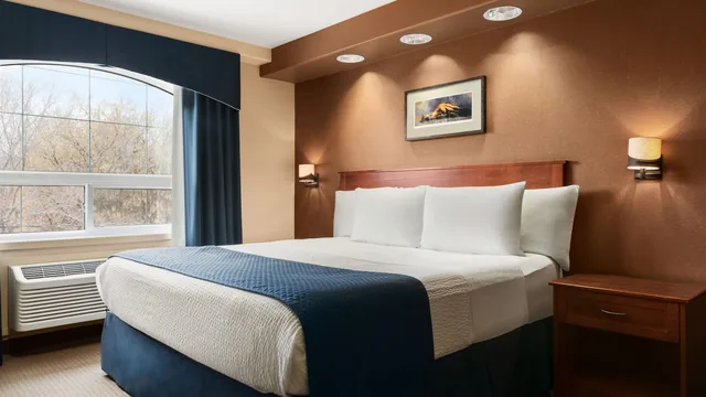 Days Inn & Suites by Wyndham Brandon photo 10