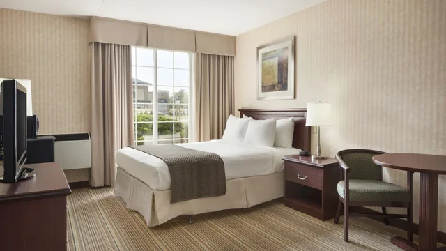 Days Inn by Wyndham Brantford photo 8