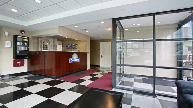 Days Inn by Wyndham Bronx Near Stadium photo 7