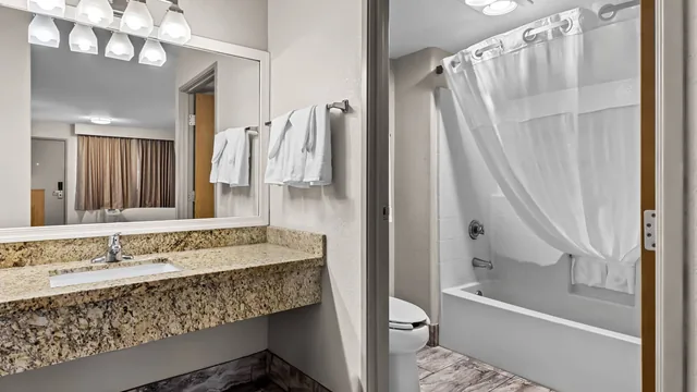 Days Inn by Wyndham Buckeye photo 12