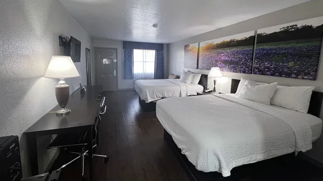 Days Inn by Wyndham Canton photo 6
