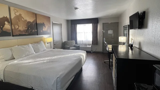 Days Inn by Wyndham Canton photo 11