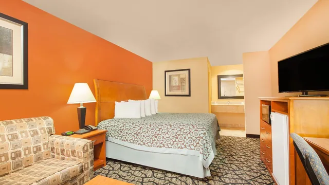 Days Inn by Wyndham Centerville photo 3