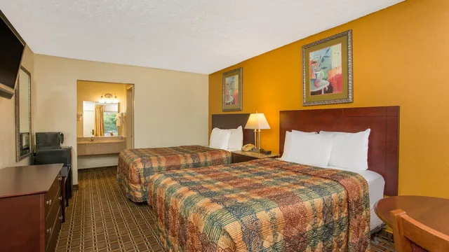 Days Inn by Wyndham Chester photo 5