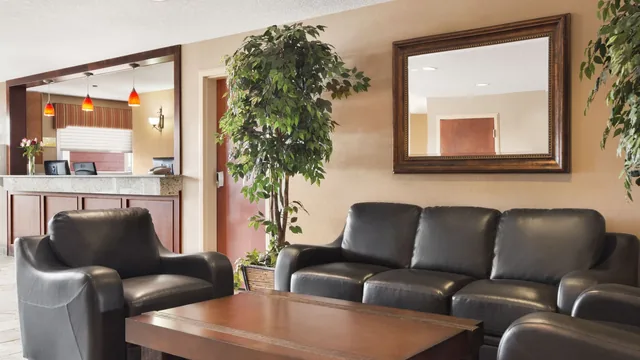 Days Inn & Suites by Wyndham Cochrane photo 6
