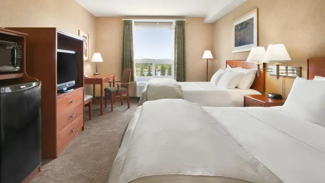Days Inn & Suites by Wyndham Cochrane photo 9