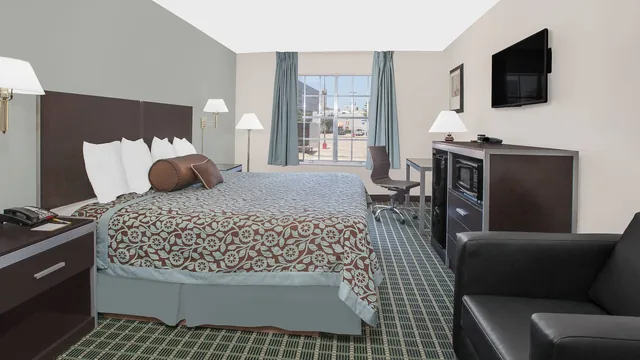 Days Inn by Wyndham Market Center Dallas Love Field photo 2