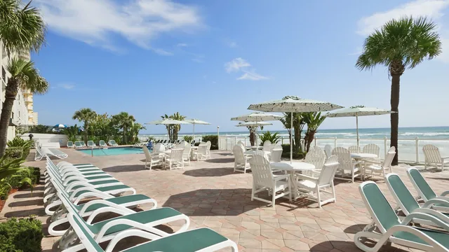 Days Inn by Wyndham Daytona Oceanfront photo 3