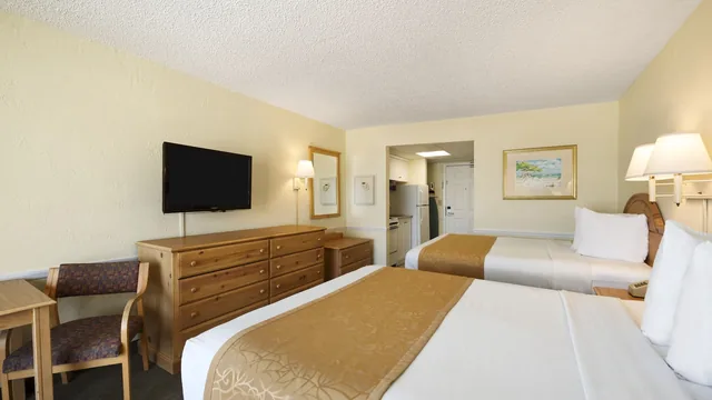 Days Inn by Wyndham Daytona Oceanfront photo 6